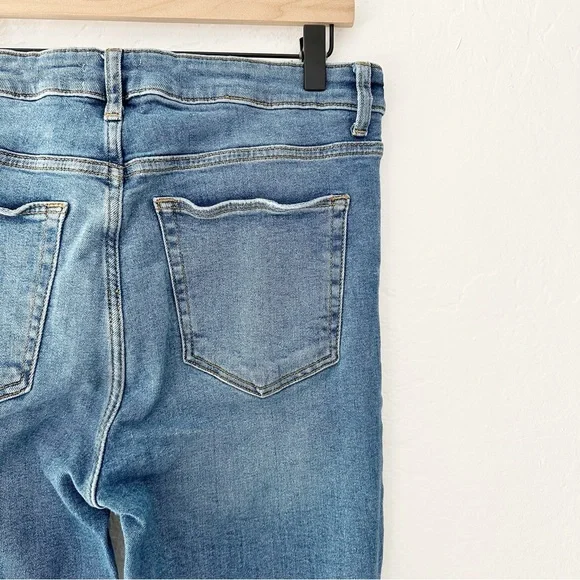 LF Lover's & Friends Ricky Low Rise Stretch Distressed Knee Skinny Jeans31